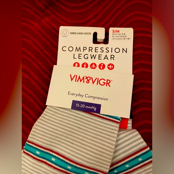 VIM & VIGR COMPRESSION SOCKS NWT SIZE S/M - Picture 5 of 8